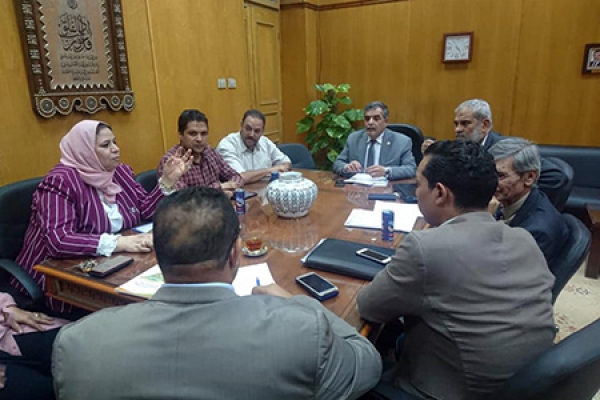 EL-Magraby presides over a meeting to set up a center of E-Tests